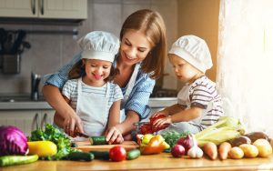Weltgesundheitstag, gesunde Rezepte, Familie, Kochen