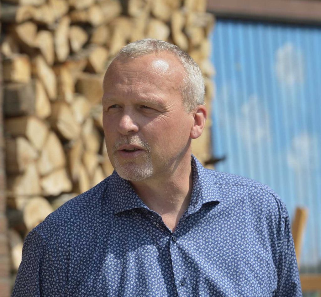 Milchlandpreis 2020: Hofschildübergabe bei Familie Borchers