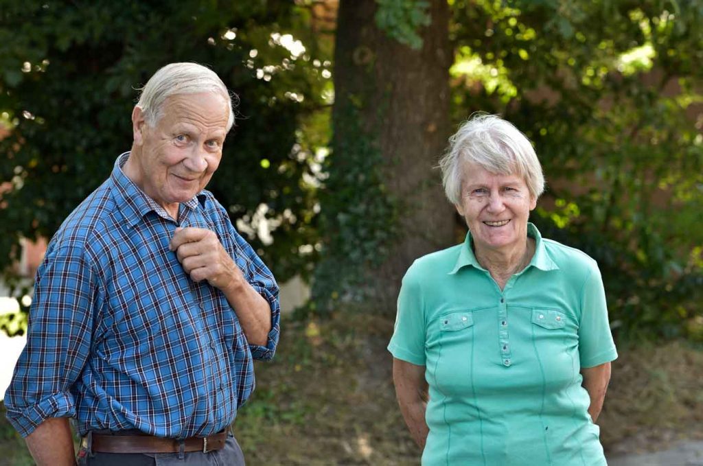 Milchlandpreis 2020: Hofschildübergabe bei Familie Brüning
