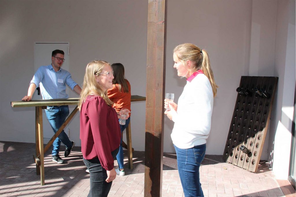 Junglandwirte Anne te Brake und Lena Timmermann