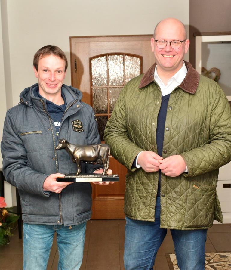 Die Bronzene Olga 2021 wurde von MdL Dr. Marco Mohrmann überreicht.