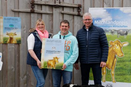 Hofschildübergabe bei Familie Neels