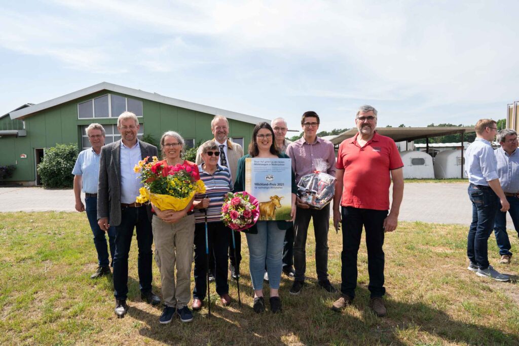 Hofschildübergabe bei Familie Matthias