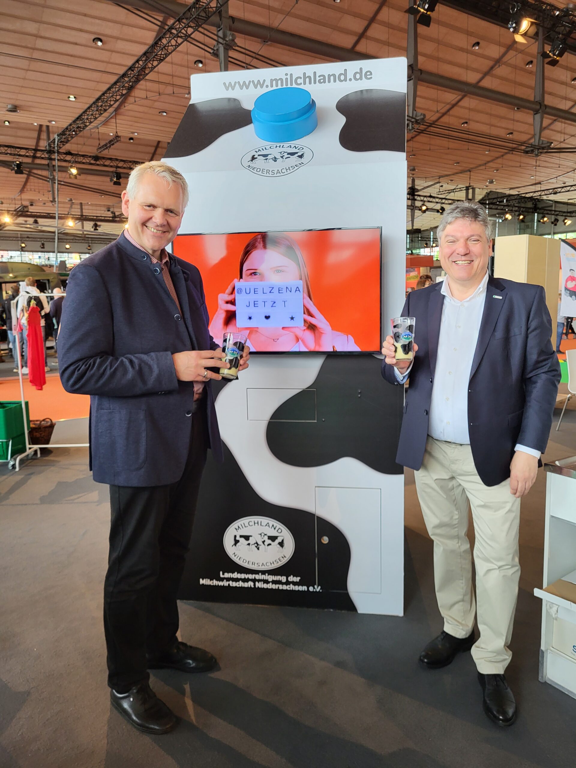 Björn Thümler auf dem Milchland-Stand