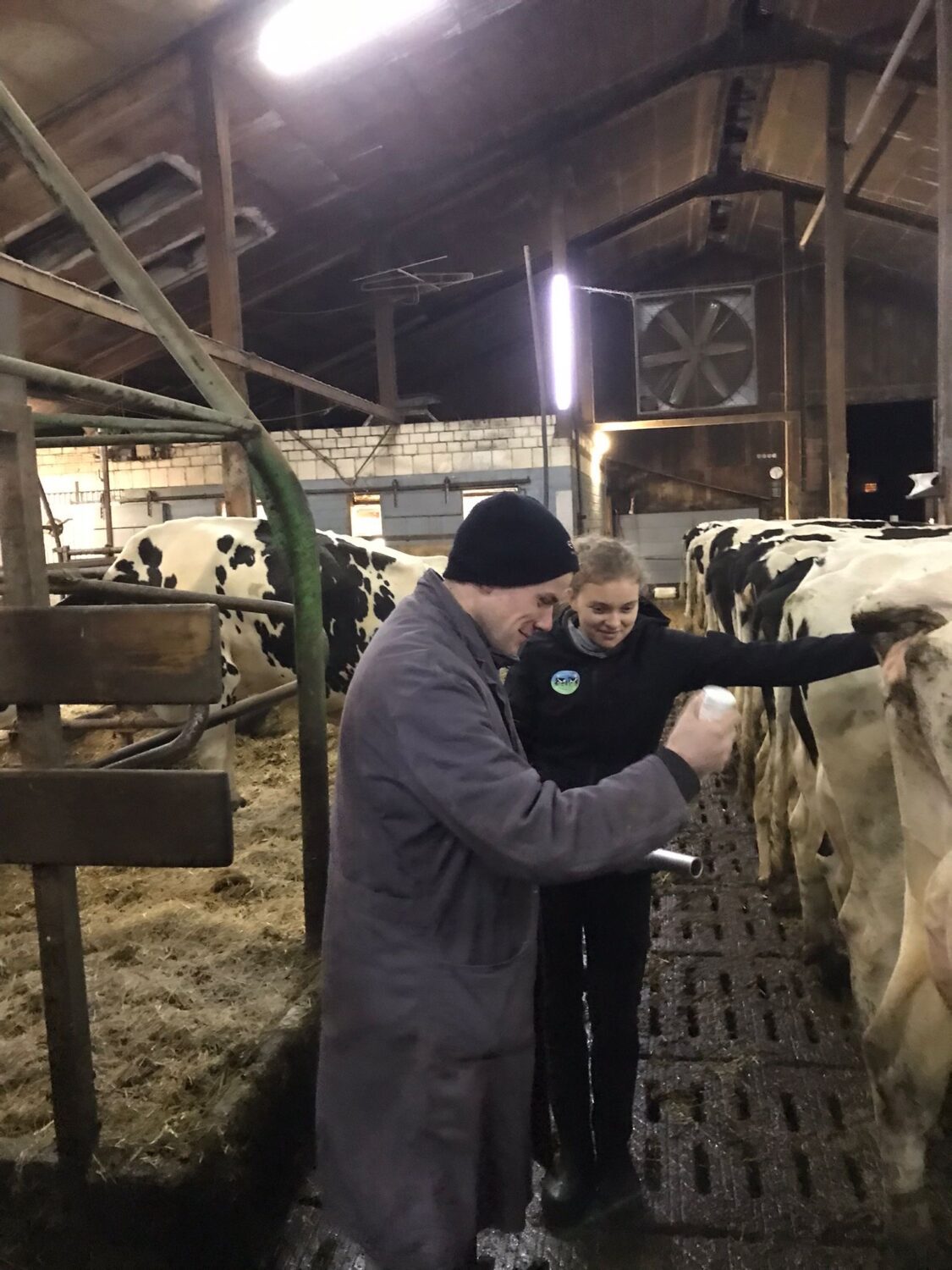 Charlotte Bauch beim Praktikum auf dem Bauernhof