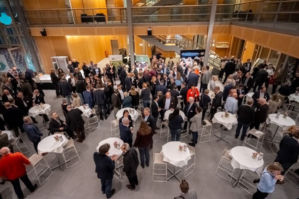 Gute Gespräche: 250 Gäste im regen Austausch auf dem Nordwestdeutschen Milchtreff in Berlin