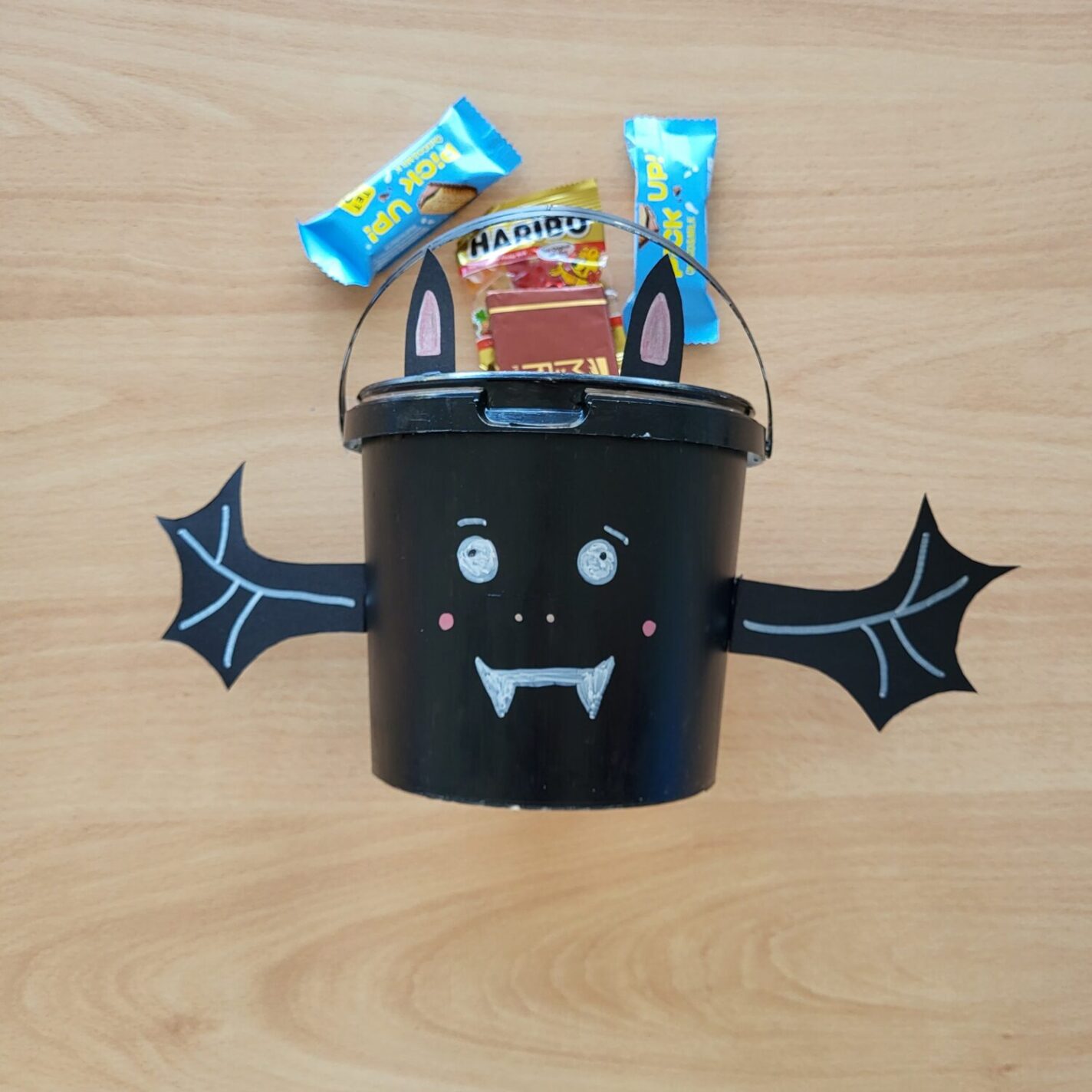 Sammeleimer für Halloween: Fledermaus