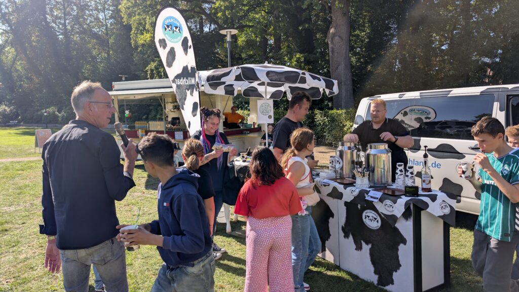 LVN mit Pop-up-Milchbar beim Stadt(park)fest in Zeven