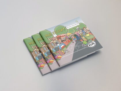 3 Mini Milchbücher Mia feiert liegen übereinander auf einem grauen Tisch