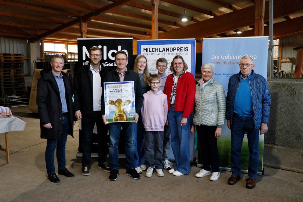Hofschildübergabe Möller_Milchlandpreis 2025