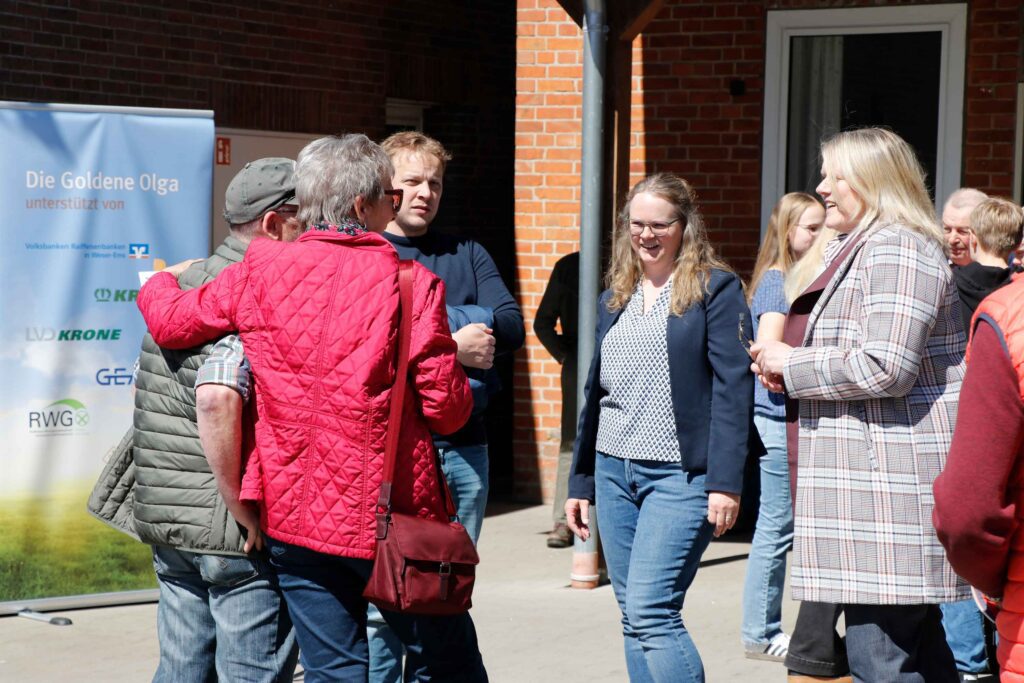 Hofschildübergabe bei Familie Rehbock