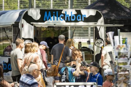 Lehr- und Aktionsmaterialien wie den Milchbarwagen können ausgeliehen werden