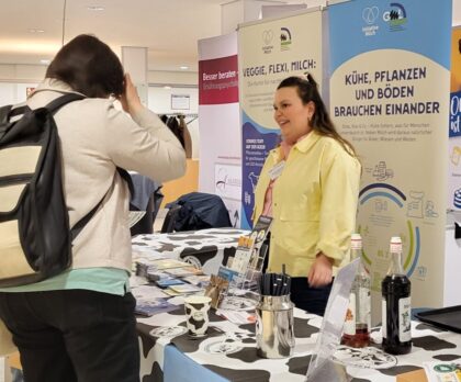 Beratung am Milch-Infostand