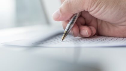 Händisches Ausfüllen eines Antrags